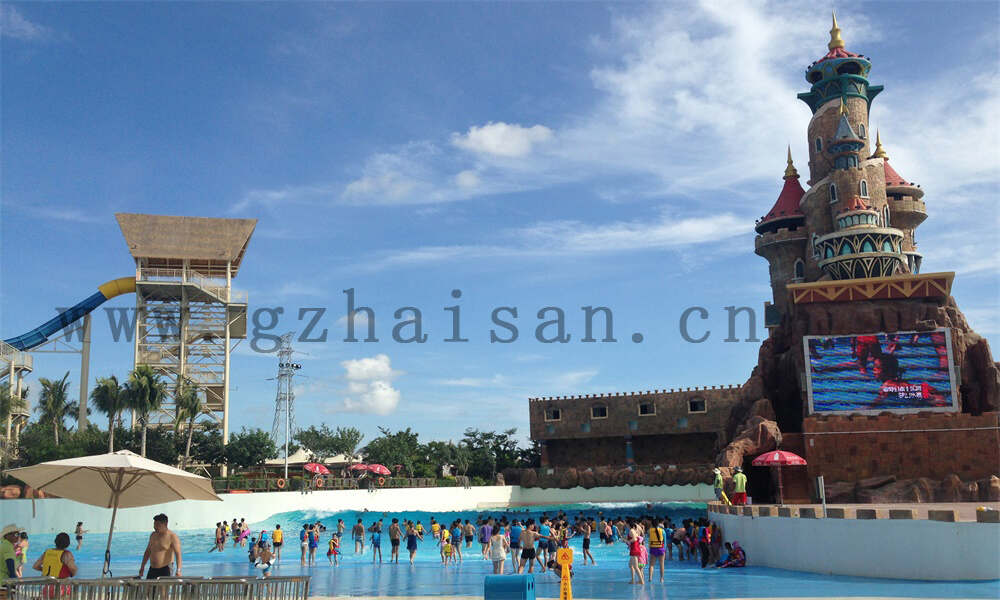 如何设计能够吸引游客回访的水上乐园?