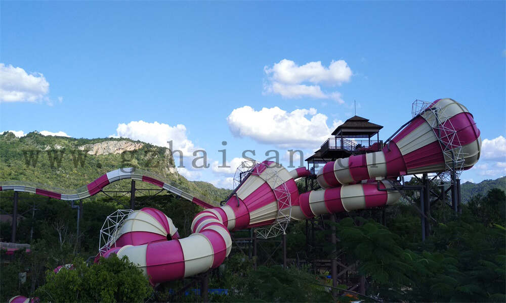 水上滑梯厂创新引领者:刺激与安全的完美结合